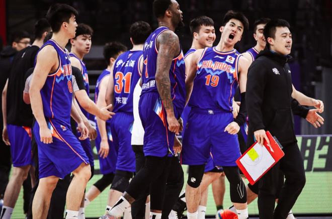 九游热门精品-风云突变！埃因霍温赛前复出首秀，CBA季后赛版图或变，气氛紧张，年轻球员得到机会的简单介绍